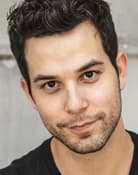 Skylar Astin